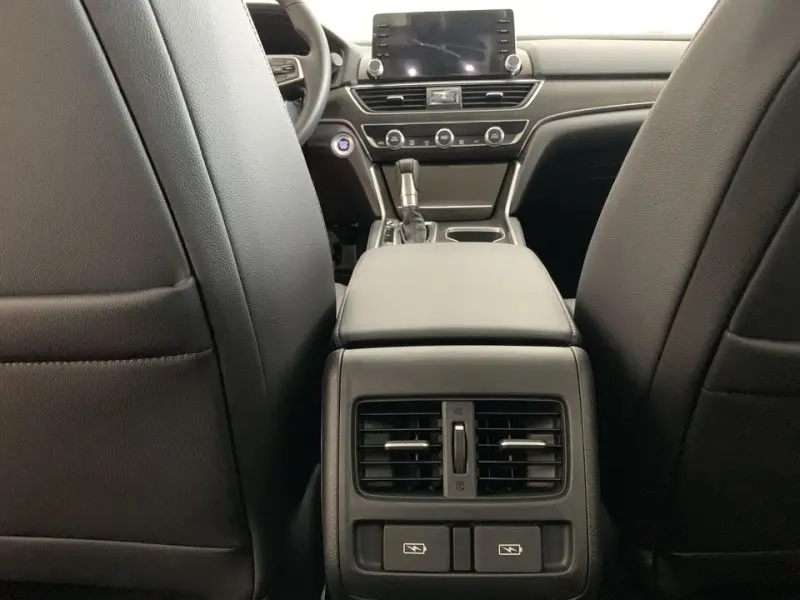 Ảnh xe Honda Accord từ mọi góc nhìn 1