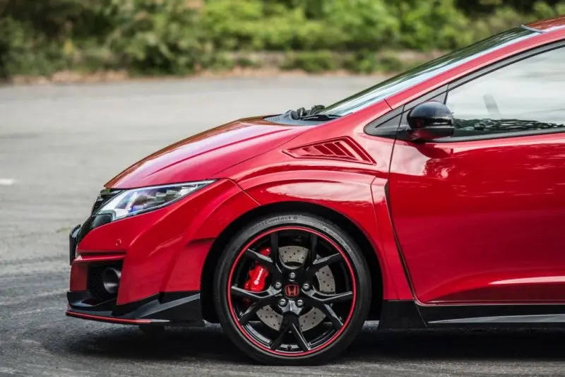 Hình ảnh xe Honda Civic Type R từ góc độ đẹp 15