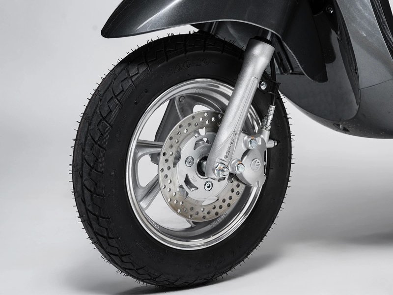 Đánh giá chi tiết Vespa Espero Classic Pro 2024 5