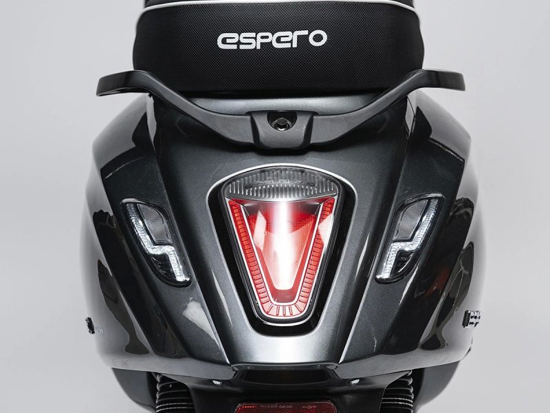 Đánh giá chi tiết Vespa Espero Classic SE 3