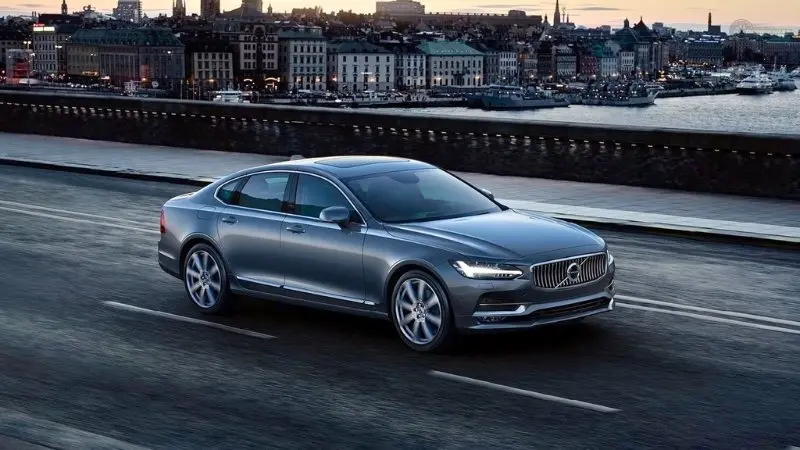 Volvo S90 04