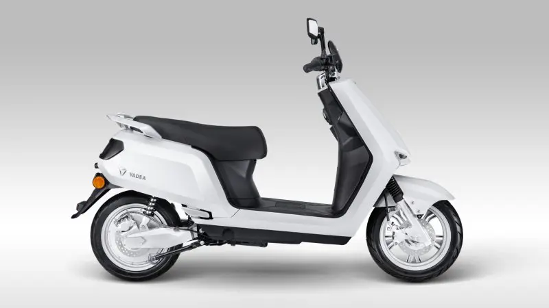 Yadea Buye màu trắng