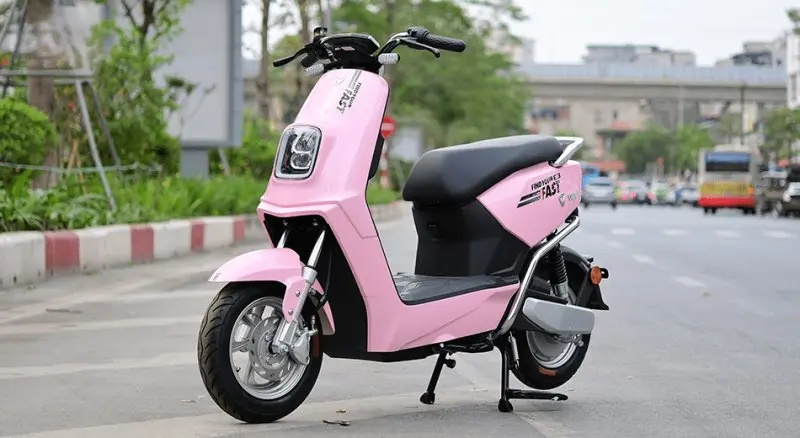 Yadea E3 màu hồng