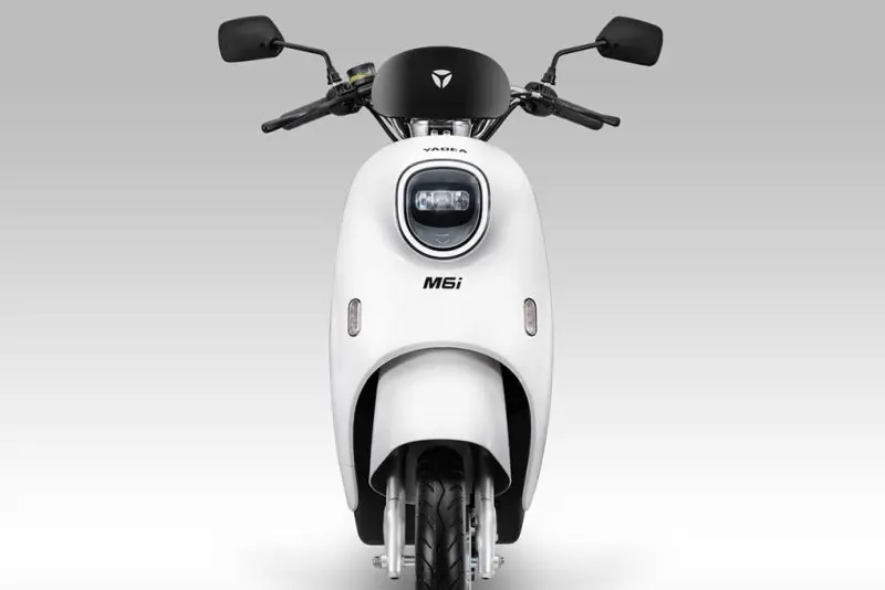 Đánh giá xe máy điện Yadea M6I 1
