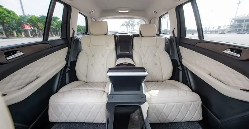 Nội thất sang trọng của xe Mercedes-Benz GLS 400 9
