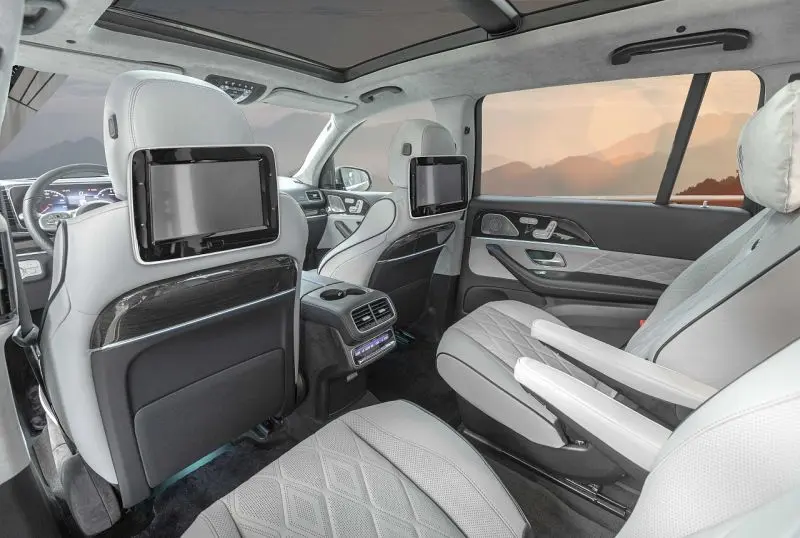 Nội thất sang trọng của xe Mercedes-Benz GLS 400 11