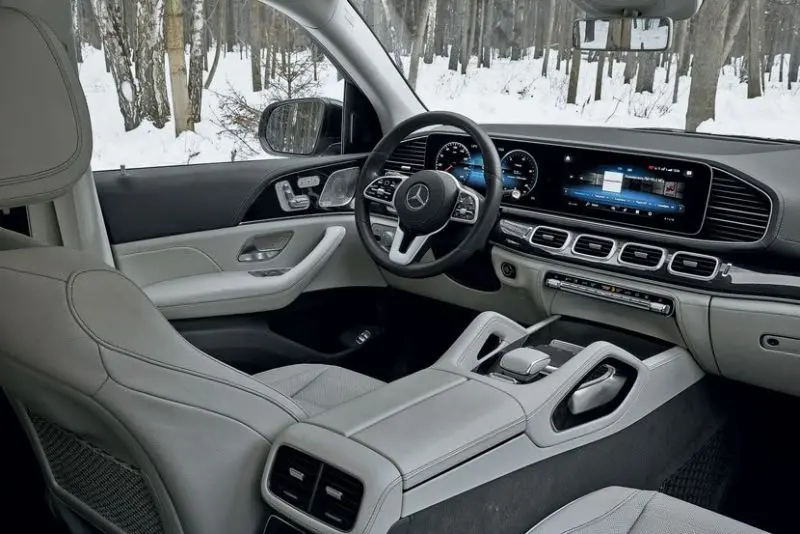 Nội thất sang trọng của xe Mercedes-Benz GLS 400 13