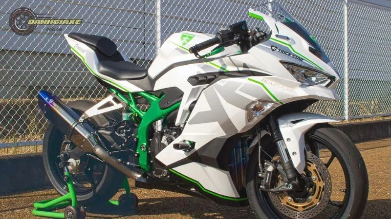 Kawasaki Ninja ZX-25R Kawasaki Ninja ZX-25R