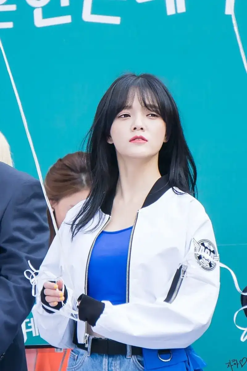 Gái Instagram tỏa sáng với vẻ đẹp tự nhiên