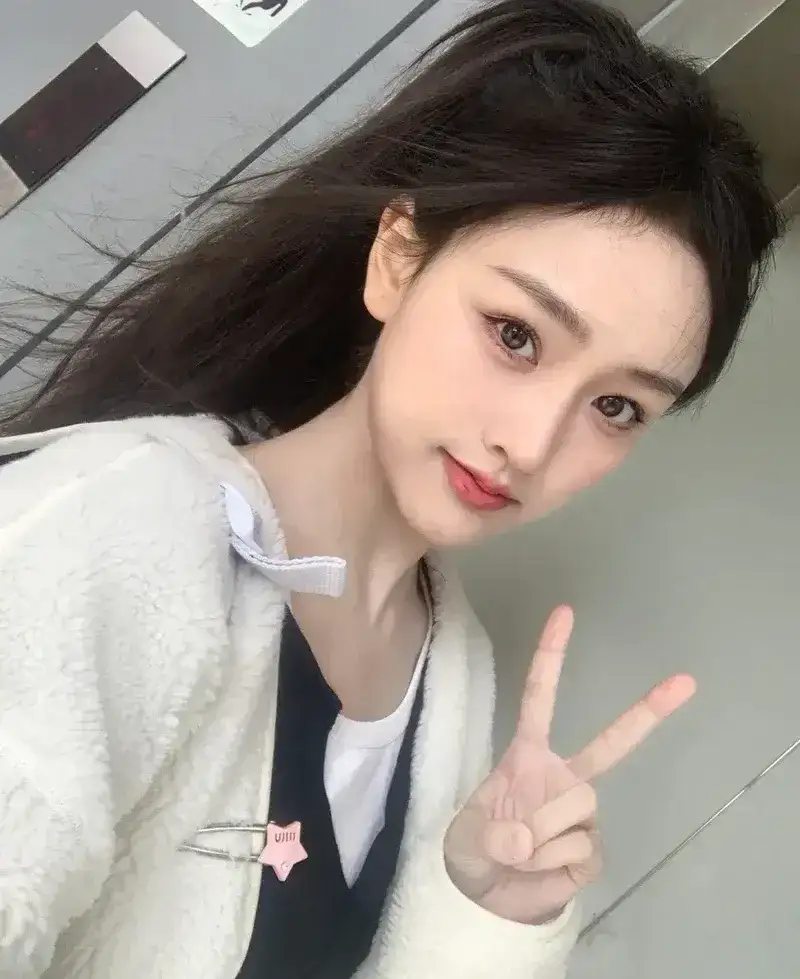 Gái xinh trên Facebook luôn mang đến sự mới lạ