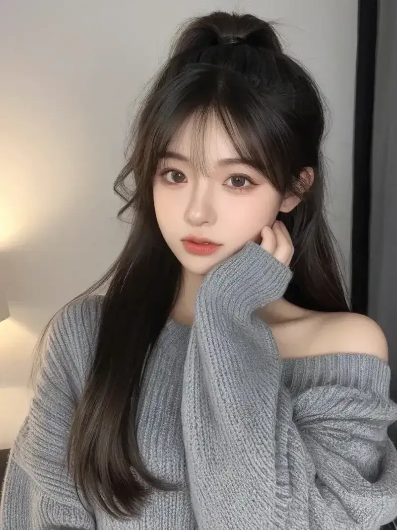 Gái TikTok mặc váy ngắn thể hiện sự tự tin nổi bật