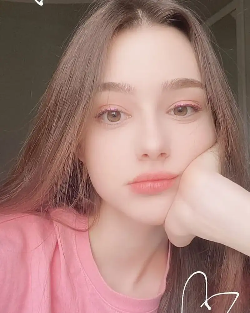 Ảnh gái tây phong cách hiện đại trẻ trung