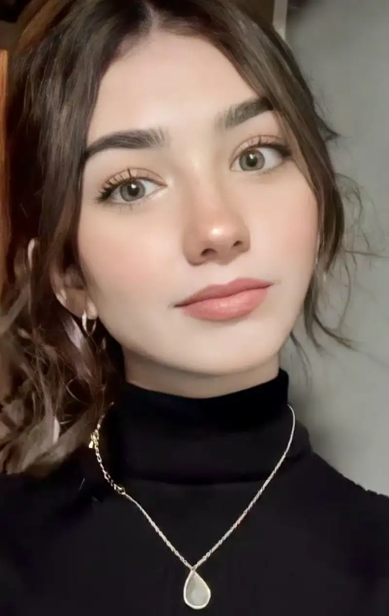 Ảnh gái tây xinh làm bừng sáng ngày mới