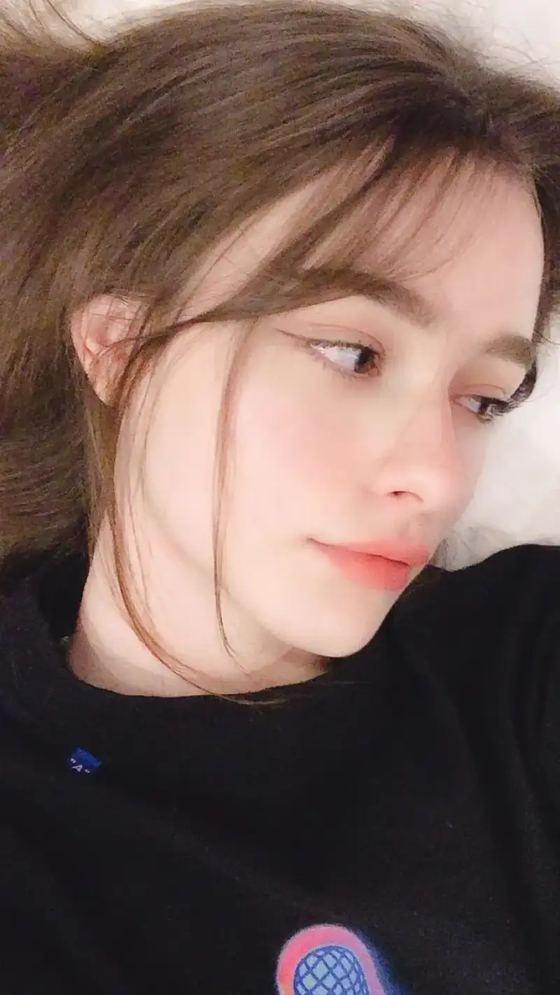 Gái tây cao cấp toát lên sự sang trọng