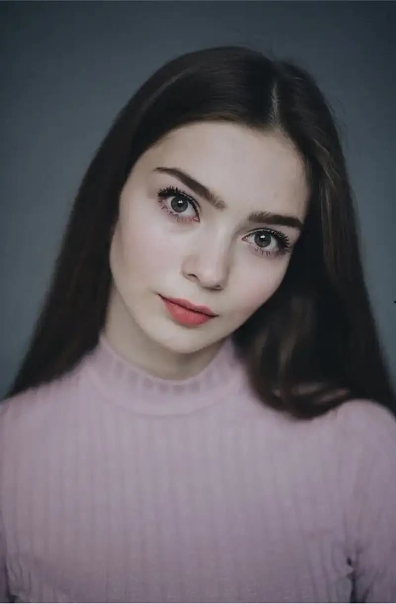 Gái tây tóc ngắn cá tính, nổi bật phong cách