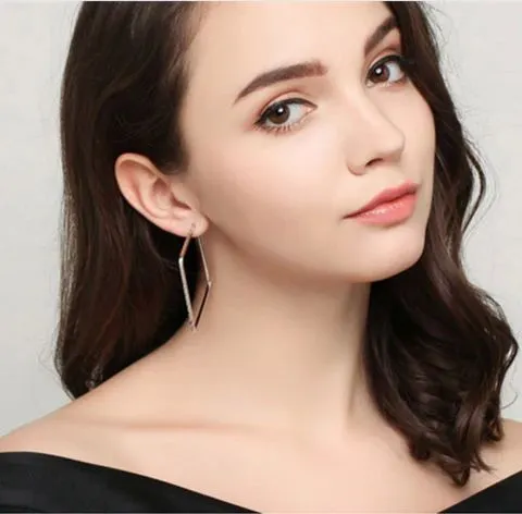 Gái tây da trắng mang nét đẹp kiêu sa thuần khiết