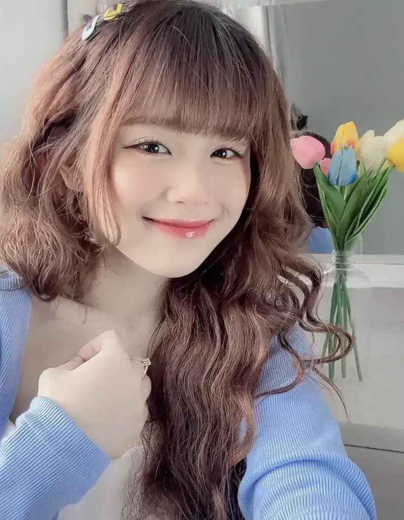 TikTok gái đẹp mặc váy bikini hút mắt