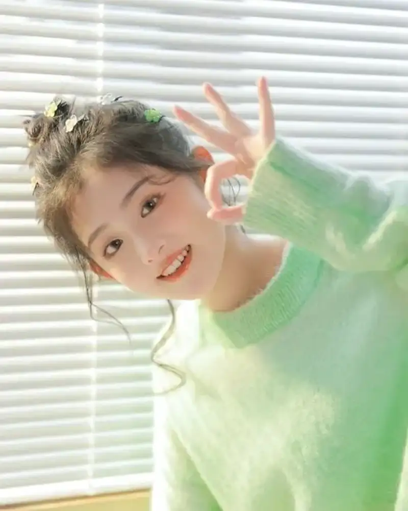 Gái xinh tóc dài che mặt tạo nên vẻ bí ẩn cuốn hút