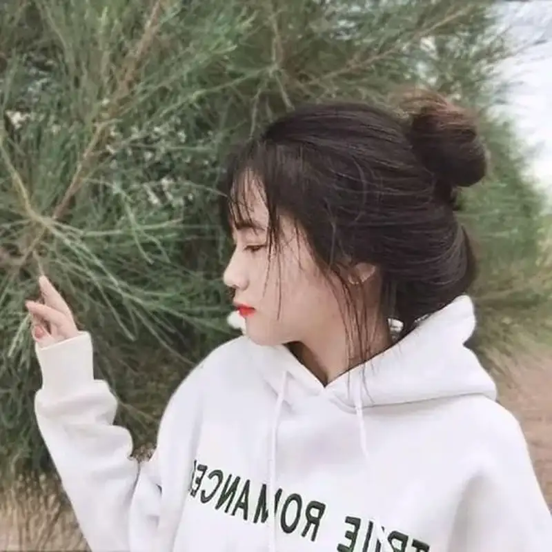 Kiểu búi tóc xinh đi học nhẹ nhàng đáng yêu