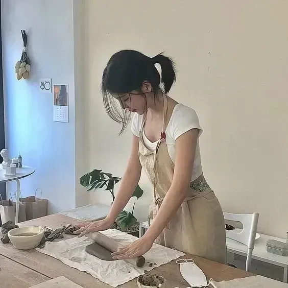 Gái đẹp chụp hình che mặt đầy bí ẩn và cuốn hút