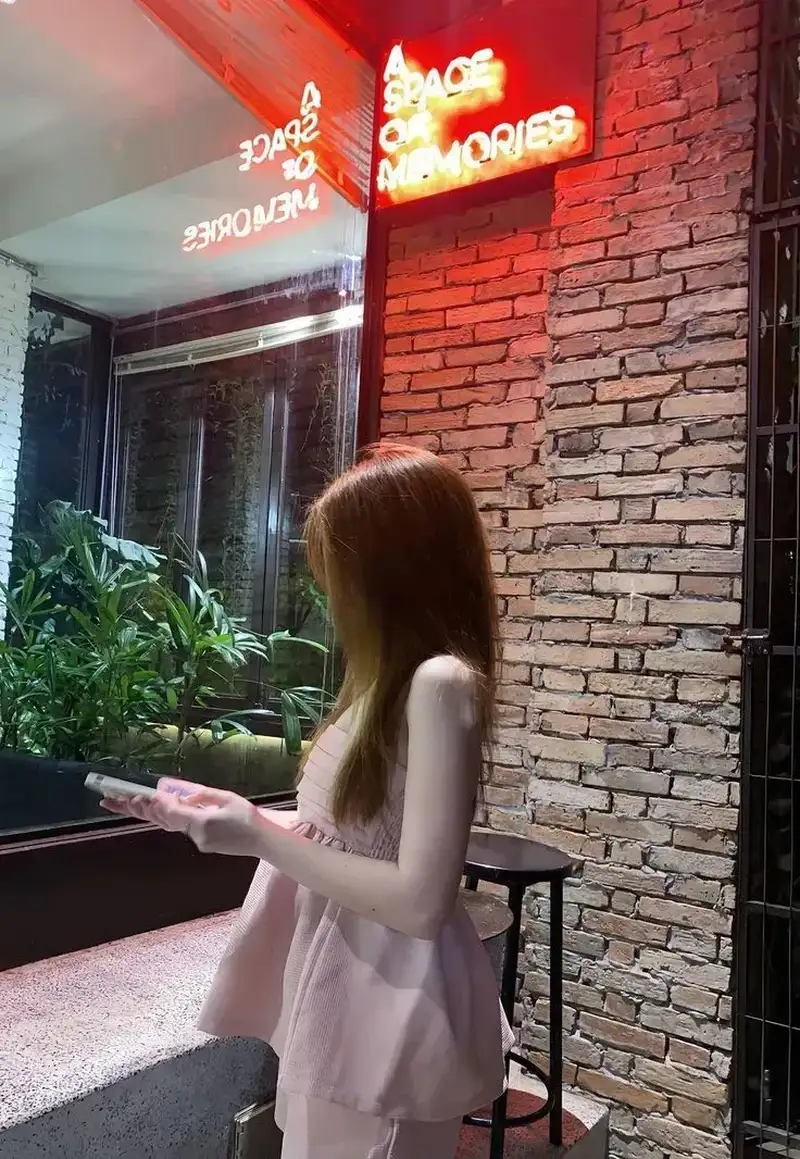 Nét đẹp thư thái của gái xinh khi tập yoga