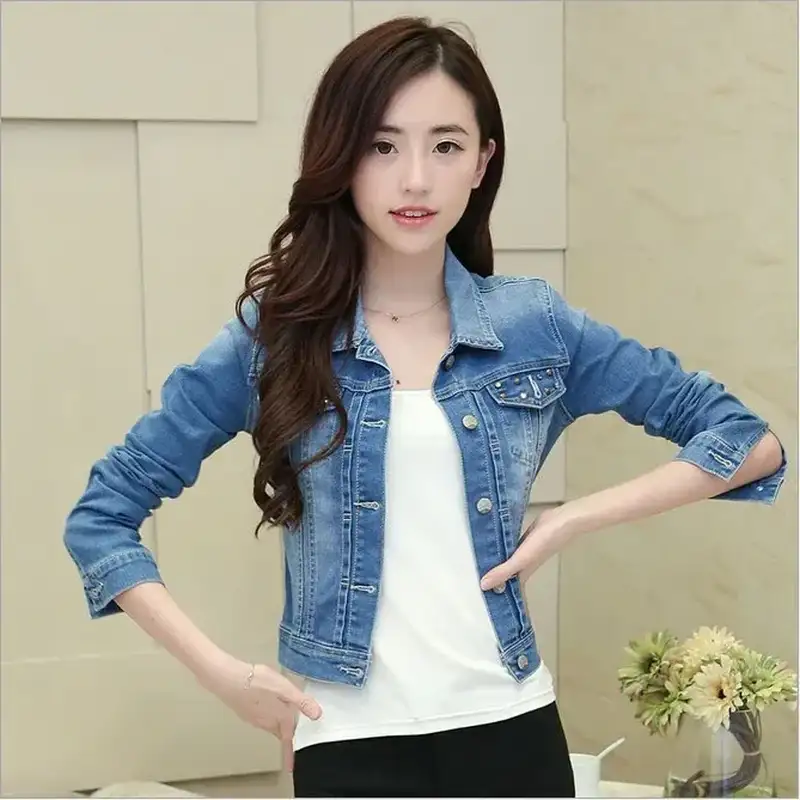 Gái cute đeo kính thời trang đây