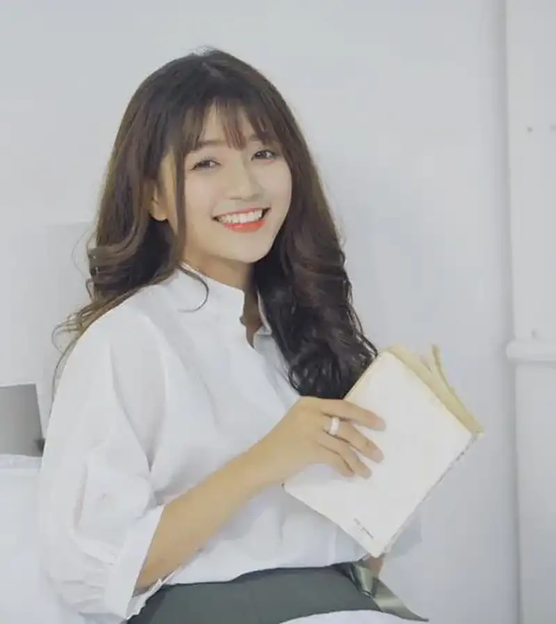 Tìm avatar con gái cute 2024 nhé