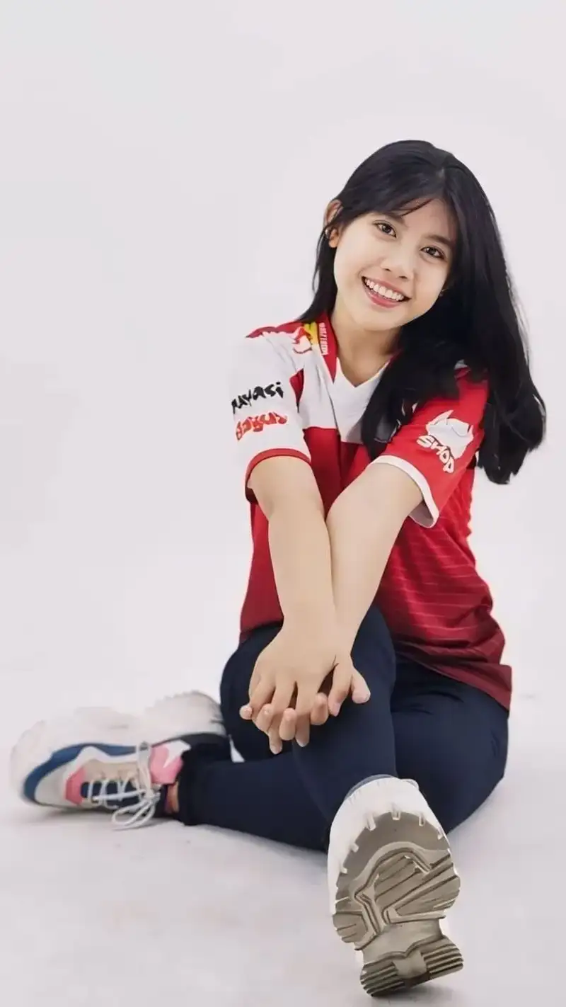 Nữ VĐV bóng chuyền tỏa sáng trên sân Nữ VĐV bóng chuyền tỏa sáng trên sân