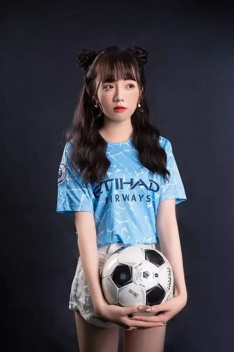 Đồng phục bóng đá thiết kế đầy phong cách Đồng phục bóng đá thiết kế đầy phong cách