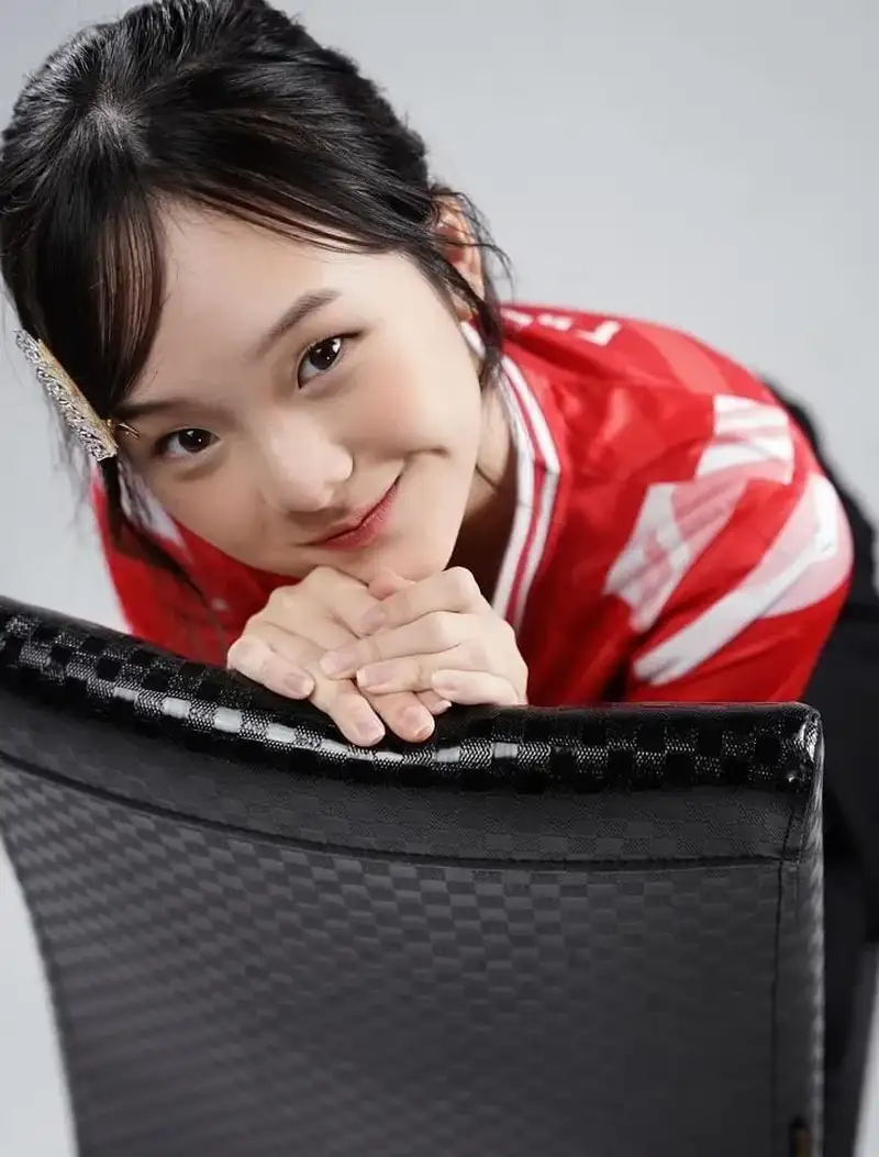 Gái đẹp năng động trong phòng tập gym Gái đẹp năng động trong phòng tập gym