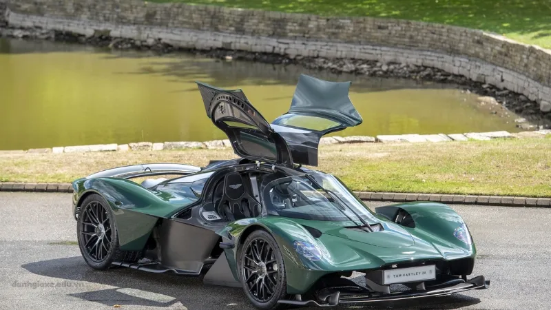 Bảng giá xe Aston Martin Valkyrie Bảng giá xe Aston Martin Valkyrie