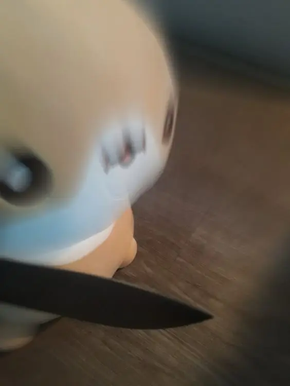 Chó cầm súng meme cực kỳ đáng yêu và hài hước, khiến ai cũng phải yêu thích.