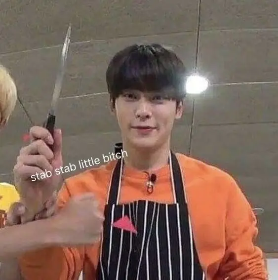 Meme chó shiba cầm súng mang lại cảm giác vừa dễ thương vừa hài hước.