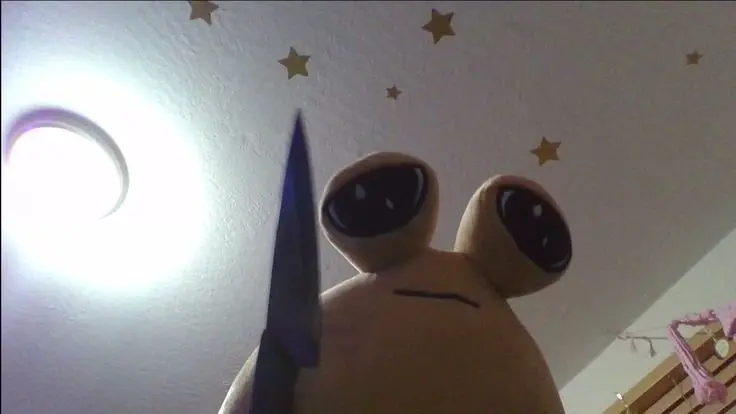 Meme đường tăng cầm súng tạo nên một sự bất ngờ và thú vị khó quên. 