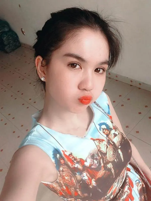 Biểu cảm trong vả mỏ meme làm ai cũng cười ngặt nghẽo.