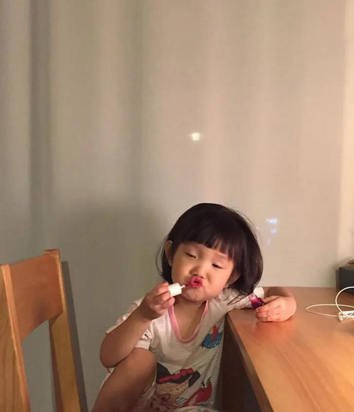 Meme há mỏ này biểu cảm quá mức đáng yêu.