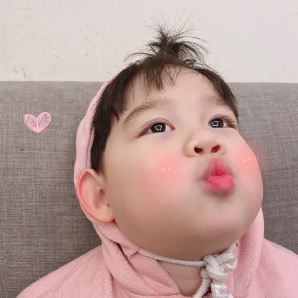 Vẻ mặt trong meme vịt vàng mang lại tiếng cười bất tận.