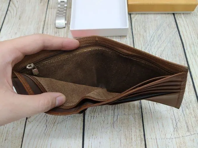 Cho tiền meme là biểu tượng hài hước của lòng hào phóng. Cho tiền meme là biểu tượng hài hước của lòng hào phóng.