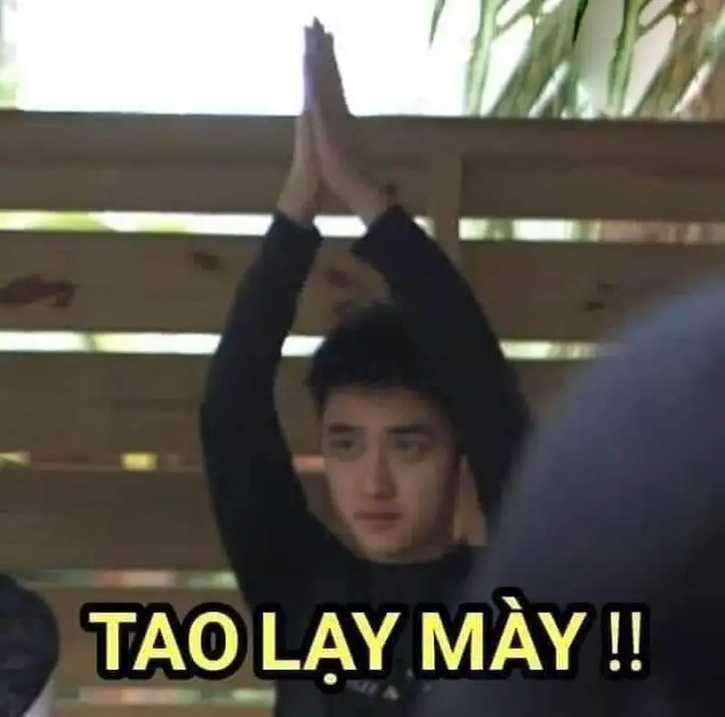 Mẹ lạy con meme này đầy cảm động và dễ thương, khiến bạn phải yêu thích ngay.