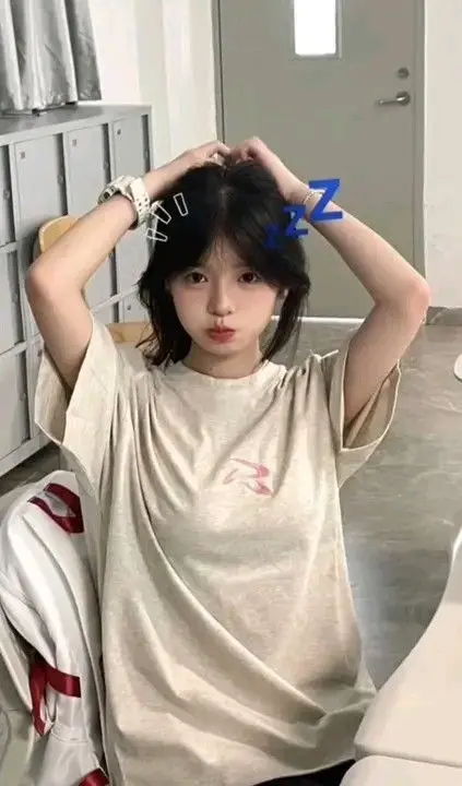 Cười thật lớn với nhuộm tóc meme độc đáo.