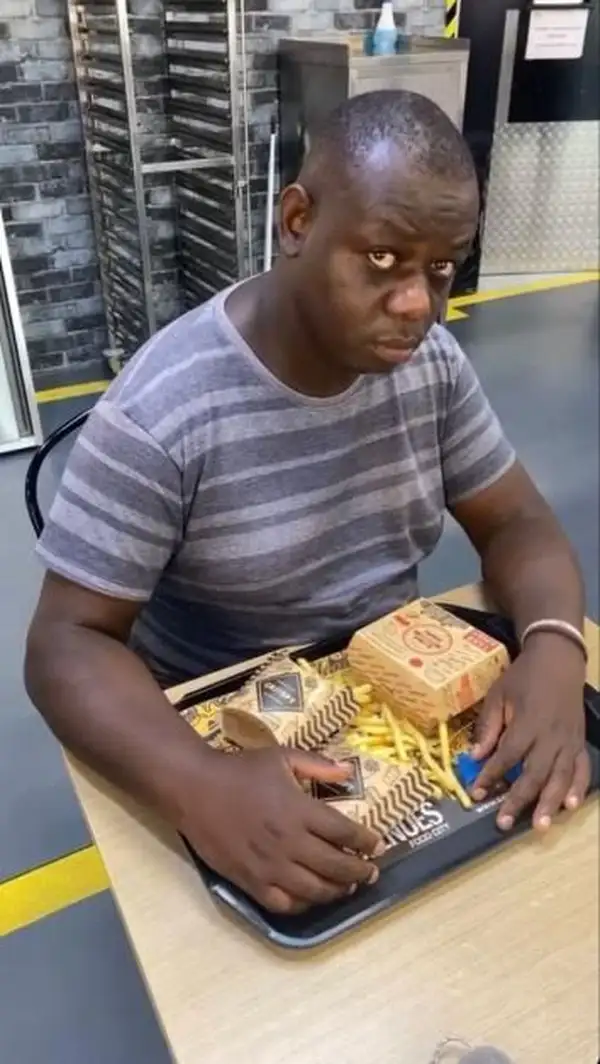 Chị da đen tóc ngắn meme mang lại niềm vui khó quên.