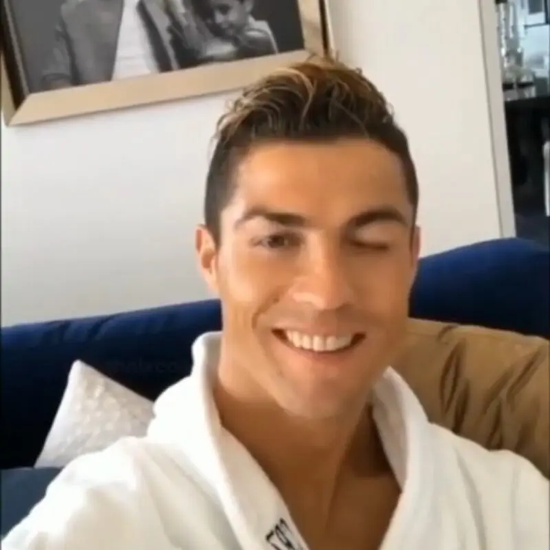 Ronaldo meme cry khiến bạn không thể nhịn cười. Ronaldo meme cry khiến bạn không thể nhịn cười.