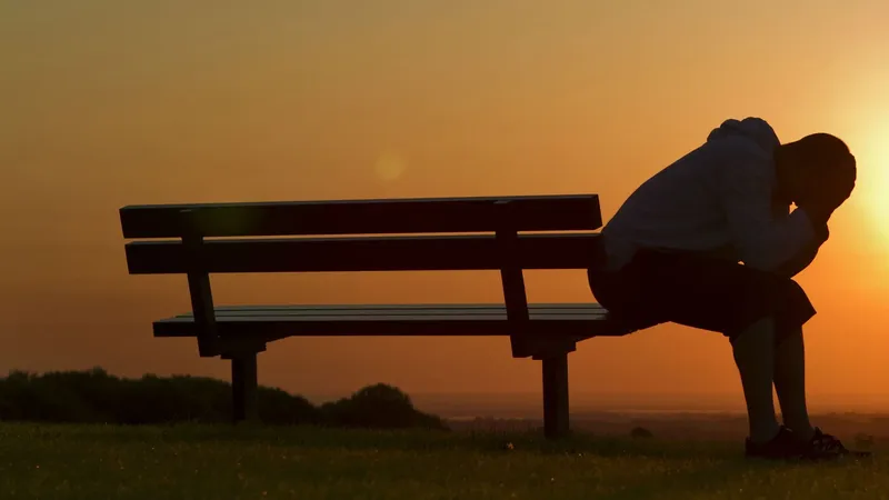 Ảnh avatar buồn nữ cô đơn và tinh tế