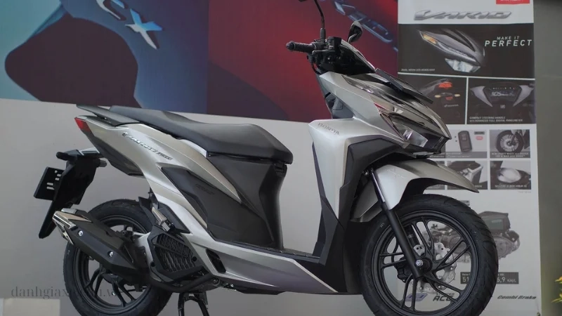 Honda Vario 160 phiên bản thể thao màu xám