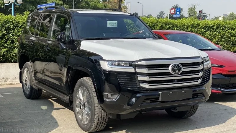 Toyota Land Cruiser LC300 biểu tượng của sức mạnh