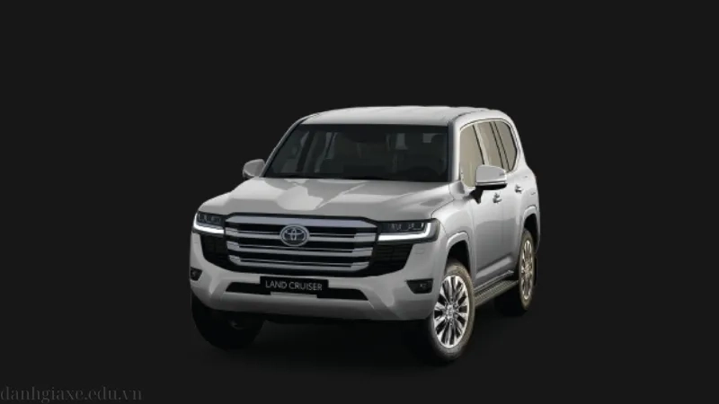 Land Cruiser 300 silver tinh tế đậm chất thời thượng