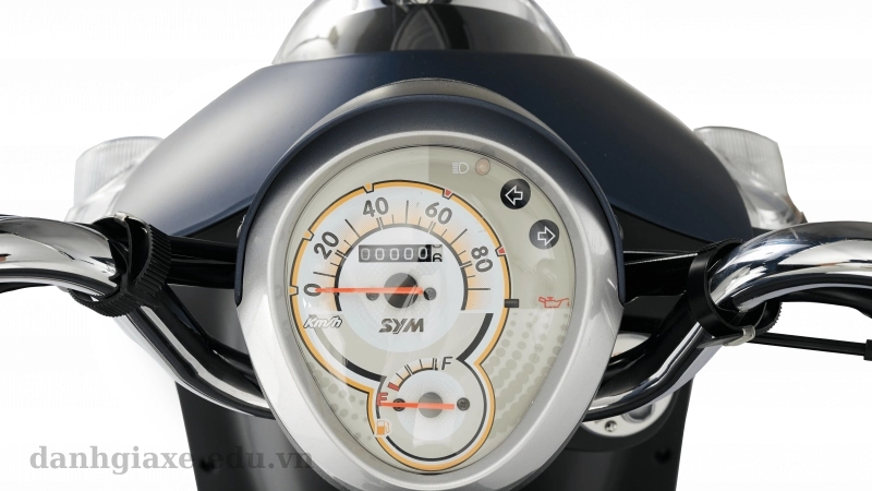 SYM Elite 50 mặt đồng hồ hiện đại