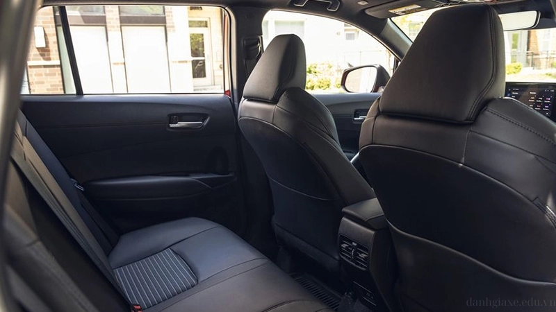 Ghế da chỉnh điện trên xe toyota corolla cross 1.8 v
