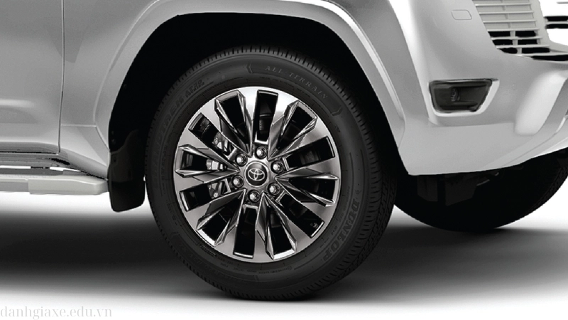 56. Đánh giá Land Cruiser mâm xe thể thao bền bỉ sang trọng