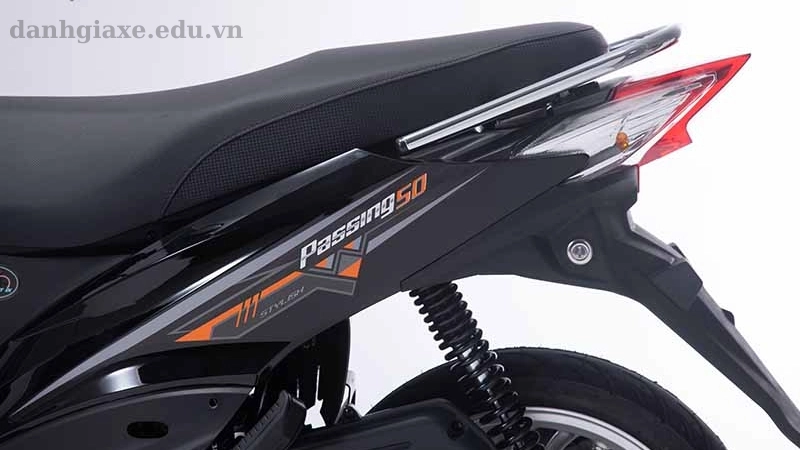 Những góc cạnh và đường cong khoáng đạt của Passing 50